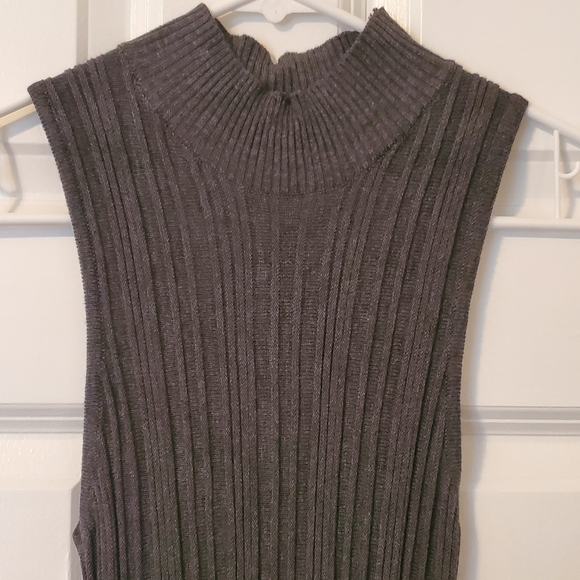 Junior's Fitted Dress - Picture 2 of 3